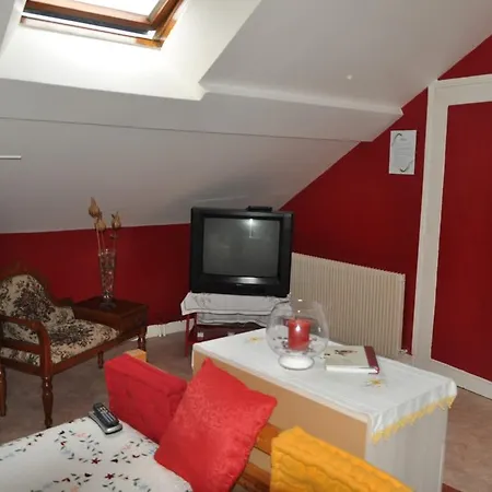 Chez Paulo Et Maria Bed & Breakfast Meru